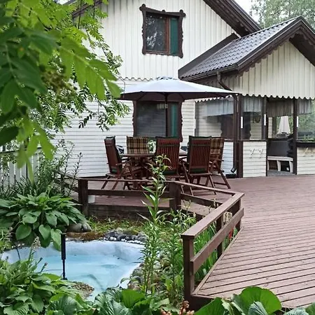 Talo Uima-altaalla Hämeenlinna