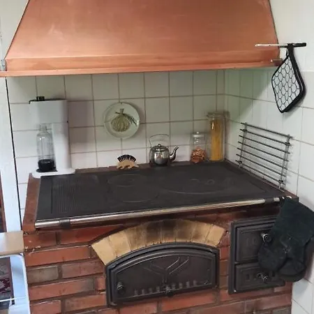 Talo Uima-altaalla Dom wakacyjny *