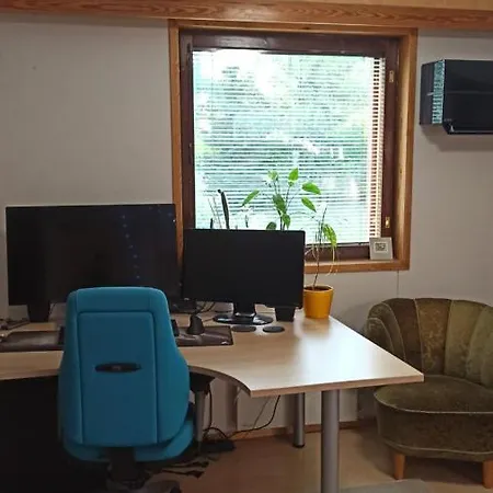 Dom wakacyjny Talo Uima-altaalla Hämeenlinna