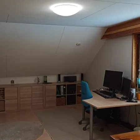 Talo Uima-altaalla *