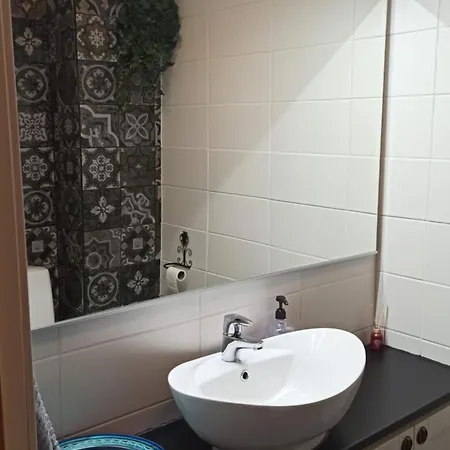 Talo Uima-altaalla Χαμεενλίνα