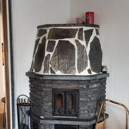 Talo Uima-altaalla Σπίτι διακοπών