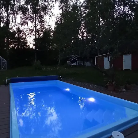 Talo Uima-altaalla Σπίτι διακοπών