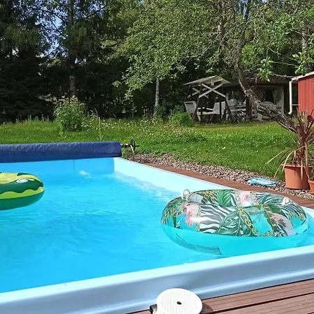 Talo Uima-altaalla Χαμεενλίνα