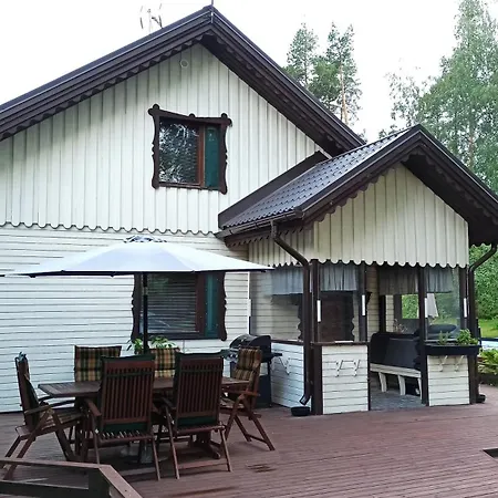 Dom wakacyjny Talo Uima-altaalla Hämeenlinna