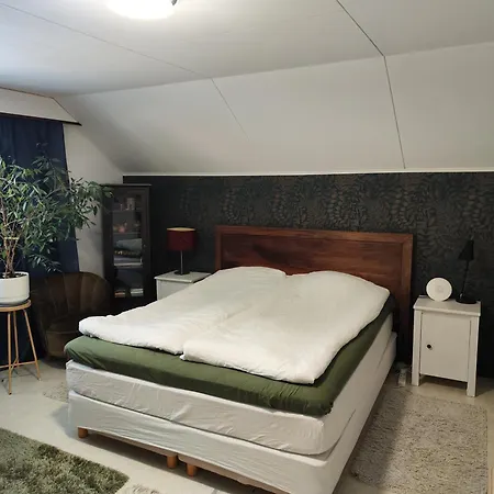 Talo Uima-altaalla Prázdninový dům Hämeenlinna