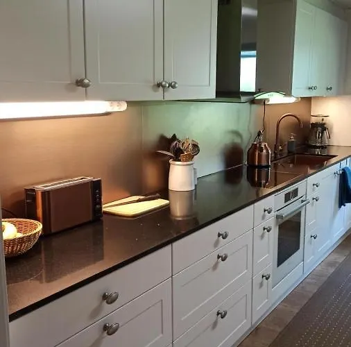 Talo Uima-altaalla *