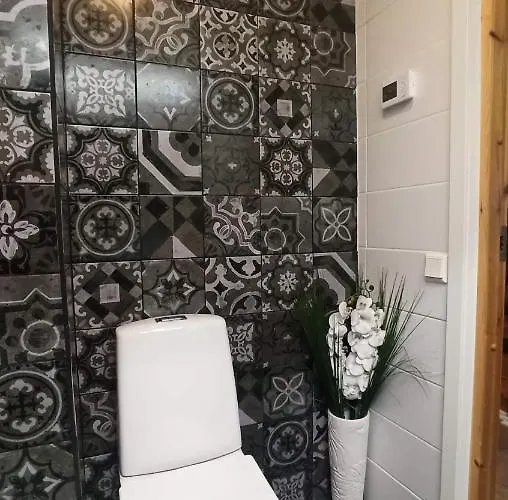 Talo Uima-altaalla * Hämeenlinna