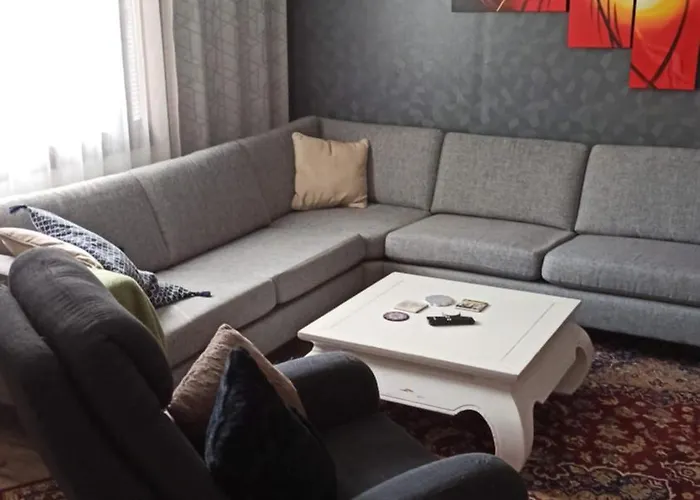 Talo Uima-altaalla Semesterbostad Hämeenlinna