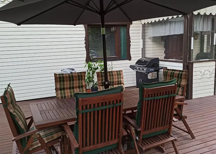 Semesterbostad Talo Uima-altaalla *