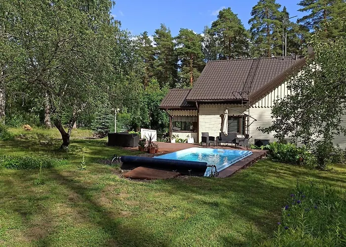 Talo Uima-altaalla Semesterbostad